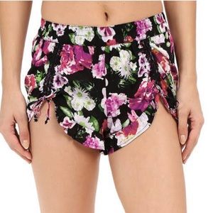NWT L Betsey Johnson Woven Black Floral Shorts